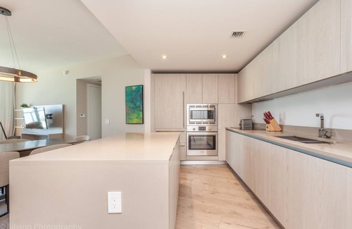 Hollywood South Central Beach Apartment | Hyde Beach Condos by Ammos VR