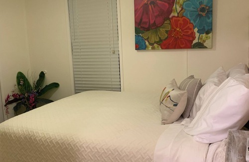 Lakeport House | Hyde’s Hydeaway
