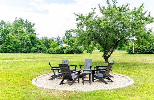 Intervale House | Hypedome|Pool|Hot Tub|Fire Pit|Bar|Play Room|Dogs
