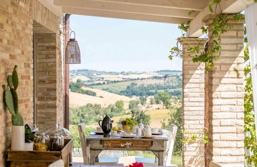 Ostra Vetere Villa | I Girasoli - Five Bedroom Villa, Sleeps 10