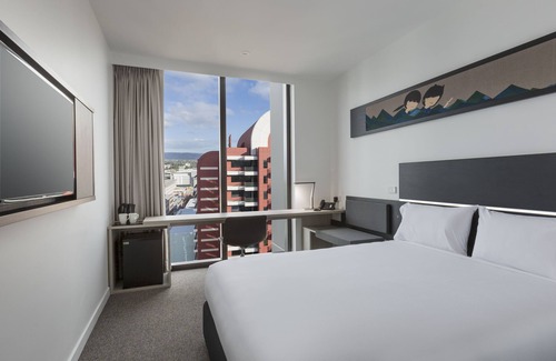 Adelaide Central Business District Hotel | ibis Adelaide