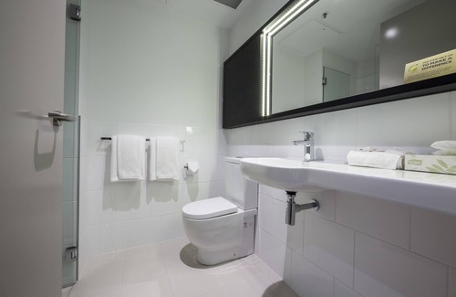 Adelaide Central Business District Hotel | ibis Adelaide