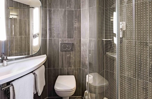 Neuenhof Hotel | ibis Baden Neuenhof