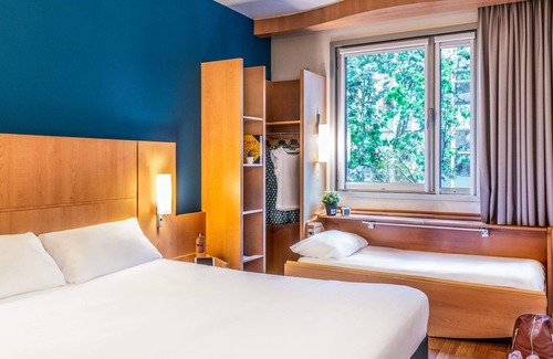 El Parc i la Llacuna del Poblenou Hotel | ibis Barcelona Glories 22
