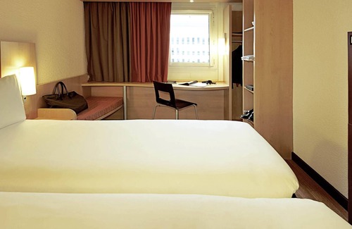 Villers-Semeuse Hotel | ibis Charleville-Mezières