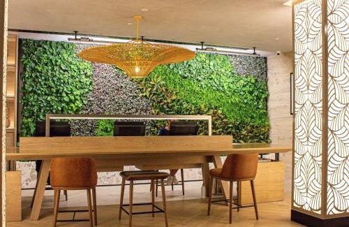 Trade Center Hotel | ibis Dubai World Trade Centre