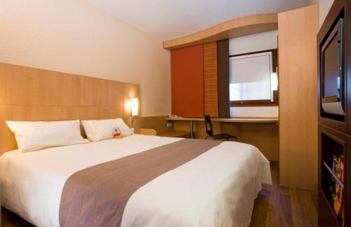 Afanasivsʹkyy Yar Hotel | ibis Kyiv City Center