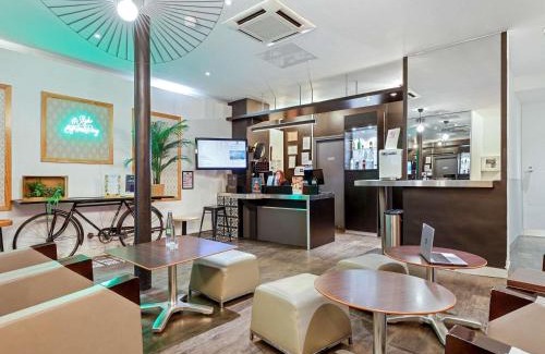 Porte-Saint-Martin Hotel | ibis Styles Paris République Le Marais