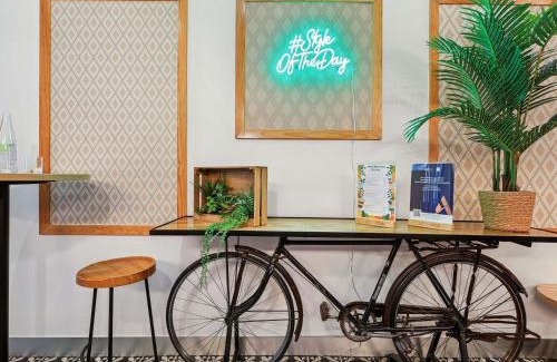 Porte-Saint-Martin Hotel | ibis Styles Paris République Le Marais