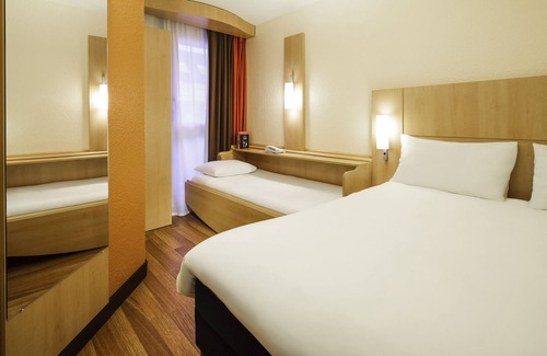 Saint-Louis Hotel | ibis Versailles Château
