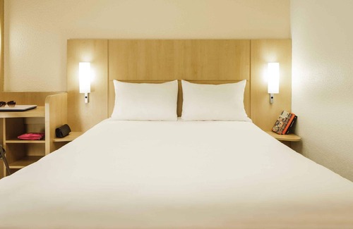 Saint-Louis Hotel | ibis Versailles Château