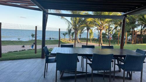 Itacimirim Apartment | Ibiza- Mar& Lazer 3 suítes Itacimirim pé na areia