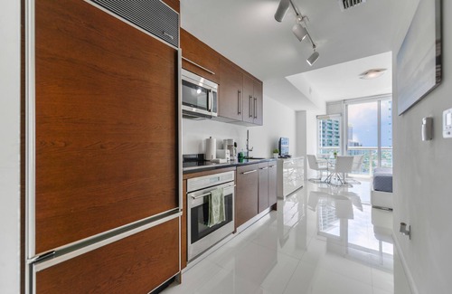 Downtown Miami Apartment | Icon Tower 3