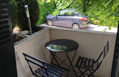 Faubourg North Apartment | IDEAL Art déco + secure private park. bike room Darcy, Liberté town center station
