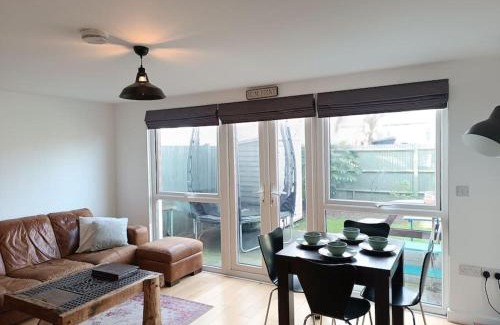 Brighton House | Ideal Brighton Escape ,Cosy & Free Parking- Matt House