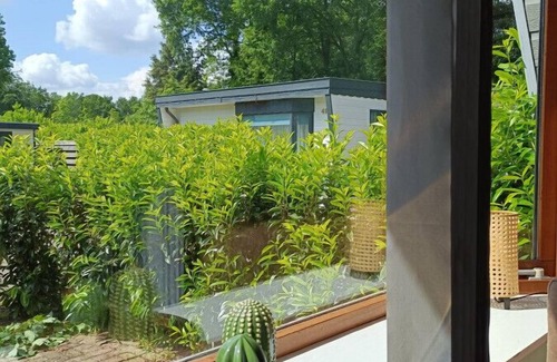 Krachtighuizen House | Ideal Chalet for Couples or Families Near the Forest
