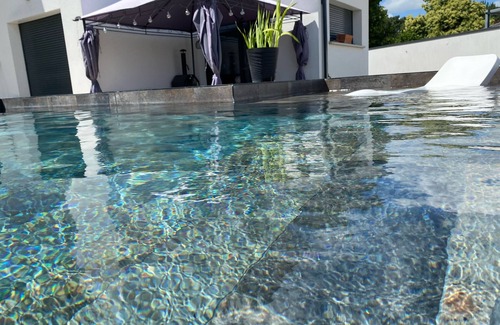 Saint-Medard-en-Jalles House | Ideal for families/Activities/Heated pool/Air conditioning/Between Bordeaux and the ocean