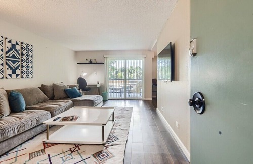 Goldsmith Condo | Ideal for business travelers, corporate stays, urbex enthusiasts, and more!