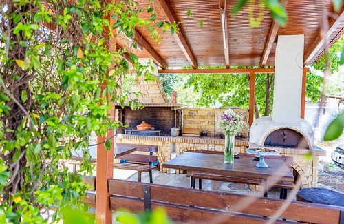 Koropi Apartment | Ideal for Family and Group Holidays!MARTINICA SEASIDE RESORT!