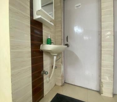 Vasant Vihar Apartment | Ideal Hotel in posh Vasant Vihar BIG 1110 sq ft