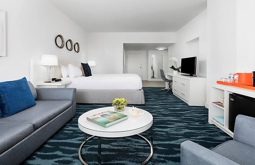 Downtown Miami Hotel | Ideal Location! 3 Trendy Units, On-Site Bar, Near Marlins Park