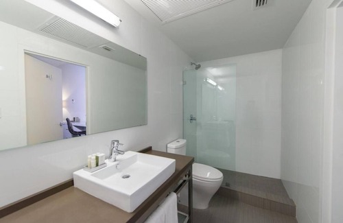 Downtown Miami Hotel | Ideal Location! 3 Trendy Units, On-Site Bar, Near Marlins Park
