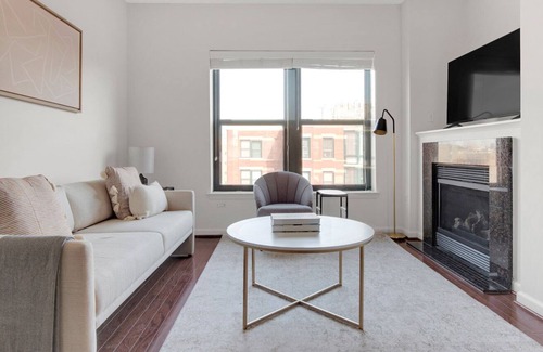 Logan Circle Apartment | Ideal Logan Circle 2BR w/ Gym, W/D & Pool, walk to bars by Blueground
