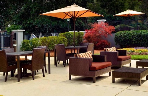 Home Park Hotel | Ideal Mix of Comfort and Value! 4 Modern Units, Pets Allowed, Seasonal Pool!