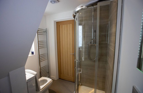 Eltham South Apartment | Ideal SE London apartment Great for walks sightseeing golf & restaurants parks