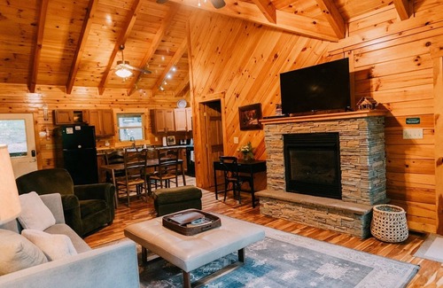 Primrose Cabin | Identical Bedrooms Attached Baths, Firepit, HotTub - DayDreamer Cabin