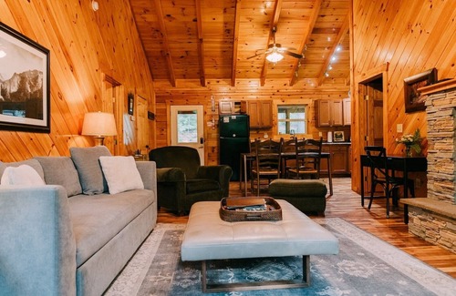 Primrose Cabin | Identical Bedrooms Attached Baths, Firepit, HotTub - DayDreamer Cabin