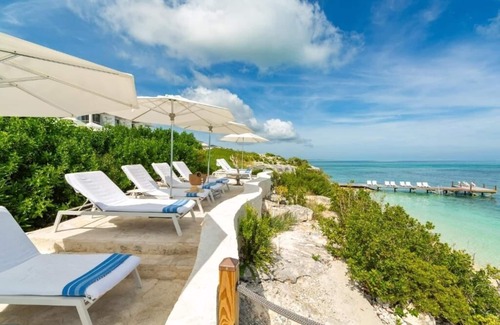 Providenciales Hotel | Idyllic Balcony Studio Perfect for Beachfront Tranquility Seekers