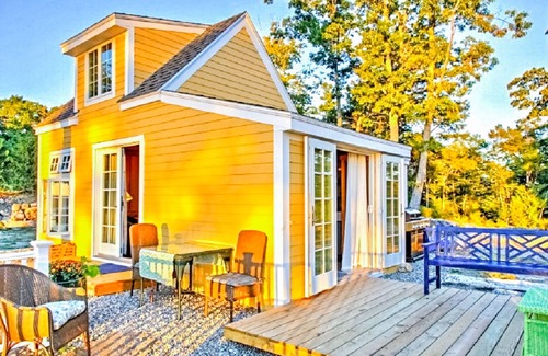 Edgecomb Apartment | Idyllic cottage on five acres with great harbor views, large deck, & firepit