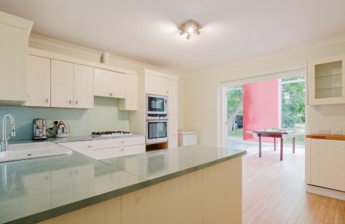 Witney Apartment | Idyllic Countryside Escape in Oxfordshire
