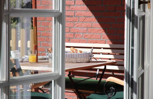 Greetsiel Apartment | Idyllic, quiet garden apartment for 2-4 people in the middle of Greetsiel