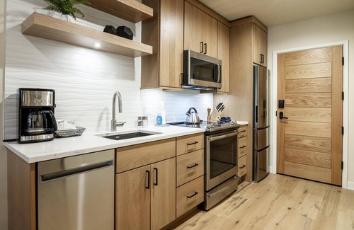 Tamarack Resort Condo | Idyllic Studio Condo in The Village | Chapel View