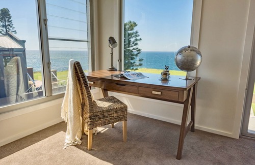 Kiama House | If you are looking for a luxurious waterfront holiday home look no further