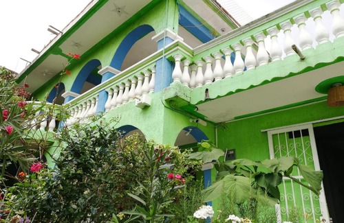Del Cerrillo Hostel | Iguana Hostel