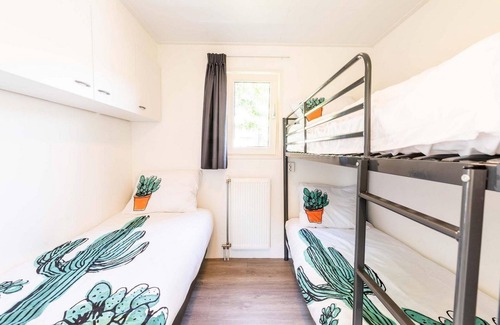 Lageweg Ski Chalet | ✓ IJssellodge at Parc de IJsselhoeve ✓ Holiday home for 5 persons ✓ Located in Nieuwerkerk aan den IJssel (Zuid-Holland) ✓ Holiday park next to the IJssel ✓ Book directly through the park