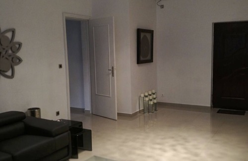 Dakar-Plateau Apartment | il est situé dans le haut plateau.