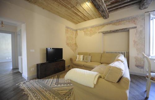 Pietrasanta Apartment | Il Piccolo Paradiso