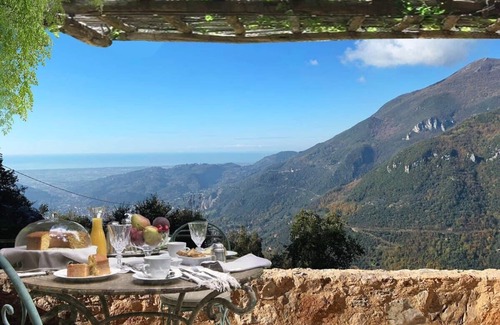 Metato House | Il Podere di Metato, Restored Tuscan Farmhouse with Pool with Views of Hills and Sea