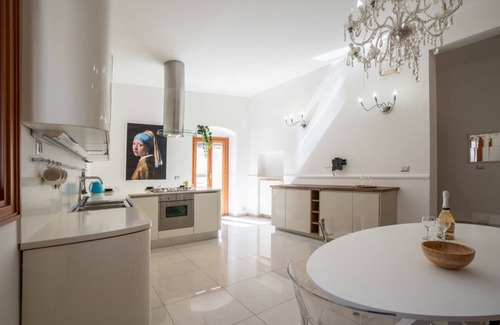 Palo del Colle Apartment | Il Viccio Apartment w/Balconies