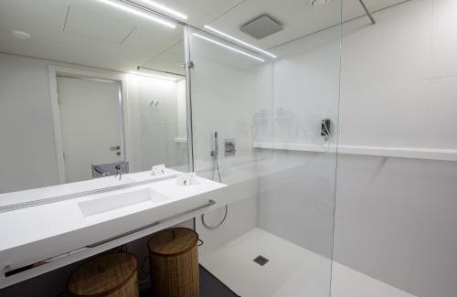 Ponta Delgada Hostel | Ilha Hostel & Suites