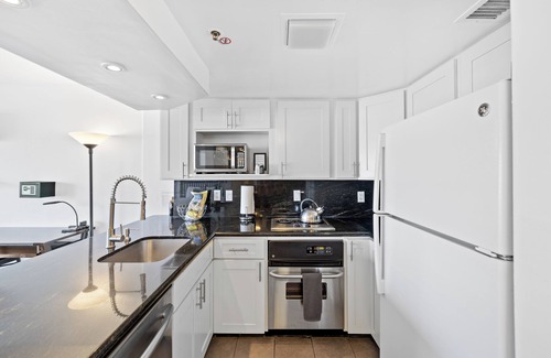 Waikiki Apartment | Ilikai Hotel Studio
