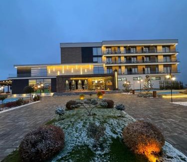 Gllamnik Hotel | Iliria Hill Resort & Spa