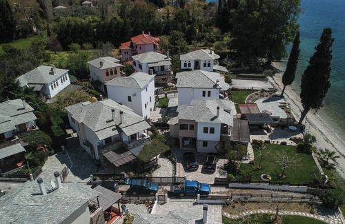 Koropi House | ILOI’s Villa in peaceful Village w. Private Beach