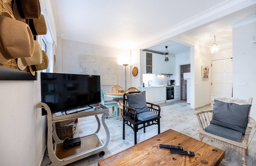 Lagos City Center Apartment | IM On Charming Home