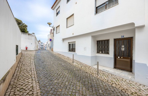 Lagos City Center Apartment | IM On Charming Home
