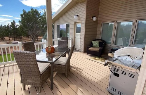 New Harmony House | Imaculate home on 20 acres one mile off 1-15, minutes from Kolob Canyon.